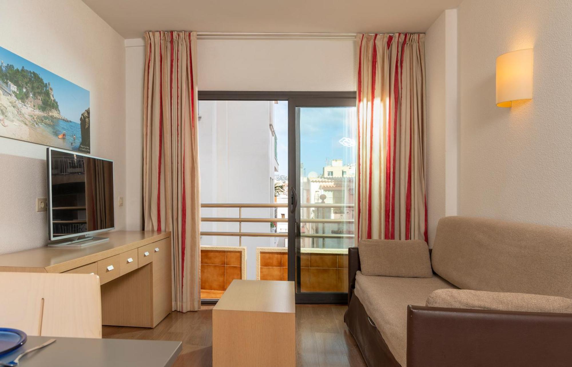 Almirall Apartment *