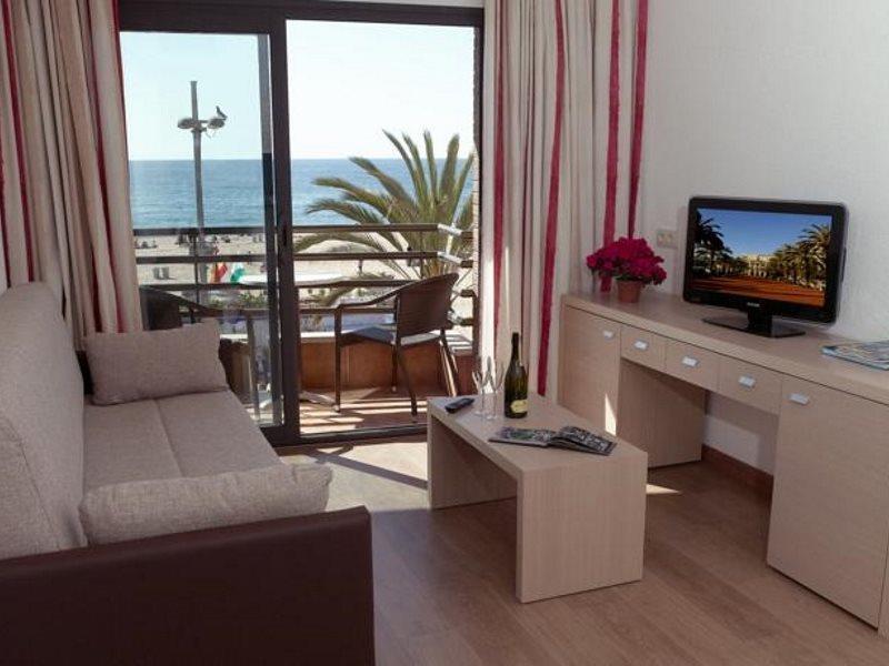 Almirall Apartment *